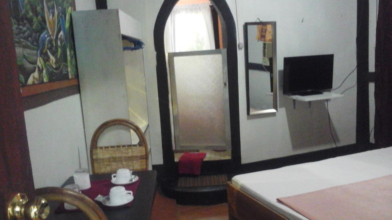 Larmar Bed And Breakfast Puerto Princesa Exteriör bild